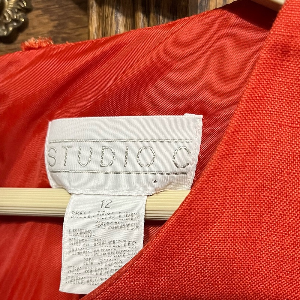 Studio C orange sleeveless dress, size 12, zippered back with decorative buttons - Picture 2 of 6